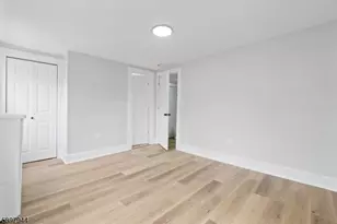 326 Ogden St, Orange, NJ 07050 - Photo 13