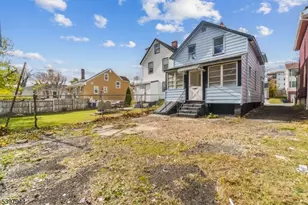 326 Ogden St, Orange, NJ 07050 - Photo 29