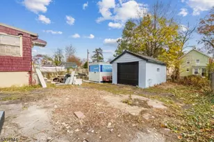 326 Ogden St, Orange, NJ 07050 - Photo 27