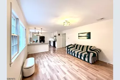 8 New England Dr, Parsippany, NJ 07034 - Photo 3