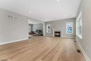 4 Spring Ct, Lopatcong Township, NJ 08865 - Photo 9