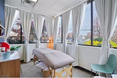 10 E Willow St, Millburn, NJ 07041 - Photo 7