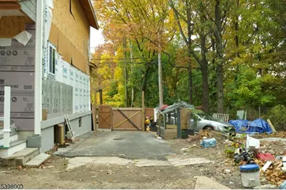 39 Wolcott Ter, Newark, NJ 07112 - Photo 5