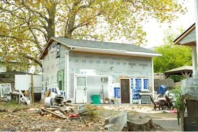 39 Wolcott Ter, Newark, NJ 07112 - Photo 1