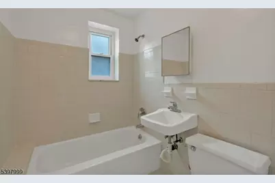 377 Park St, Hackensack, NJ 07601 - Photo 11