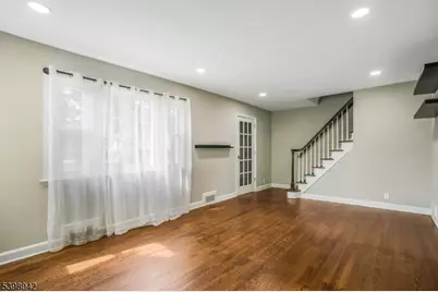 16 Pleasant Ave, Belleville, NJ 07109 - Photo 9