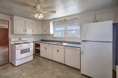 10 Maple St, Peapack Gladstone Boro, NJ 07934 - Photo 3