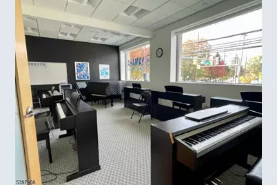 18-00 Fairlawn Ave, Fair Lawn, NJ 07410 - Photo 9