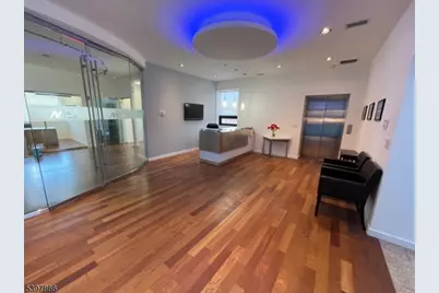 18-00 Fairlawn Ave, Fair Lawn, NJ 07410 - Photo 5