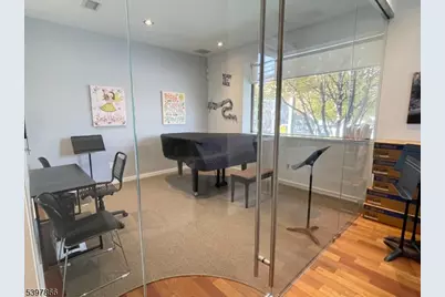 18-00 Fairlawn Ave, Fair Lawn, NJ 07410 - Photo 17