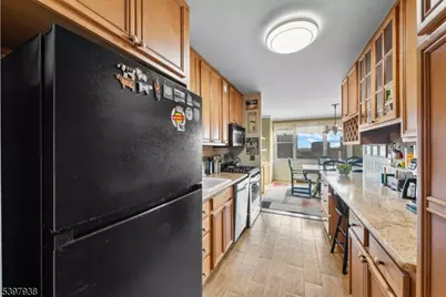 2000 Linwood Ave #9W, Fort Lee, NJ 07024 - Photo 13