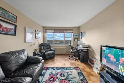 2000 Linwood Ave #9W, Fort Lee, NJ 07024 - Photo 19