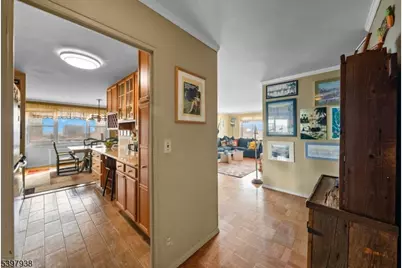 2000 Linwood Ave #9W, Fort Lee, NJ 07024 - Photo 23