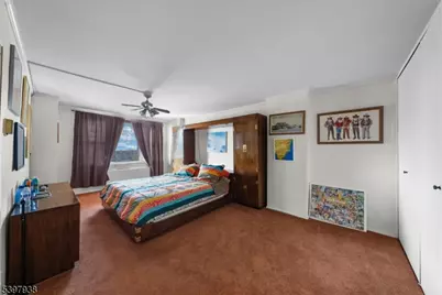 2000 Linwood Ave #9W, Fort Lee, NJ 07024 - Photo 17