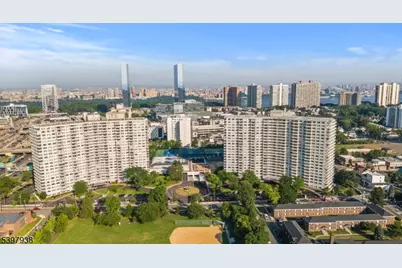 2000 Linwood Ave #9W, Fort Lee, NJ 07024 - Photo 31