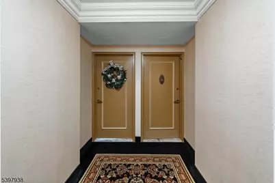 2000 Linwood Ave #9W, Fort Lee, NJ 07024 - Photo 3