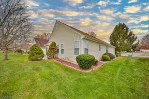 107 Kensington Cir, White Township, NJ 07823 - Photo 27