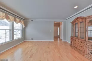 107 Kensington Cir, White Township, NJ 07823 - Photo 9