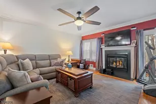 63 Jefferson Ct, Raritan Township, NJ 08822 - Photo 9