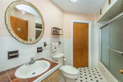 24 Wehrli Rd, Washington Township, NJ 07853 - Photo 5