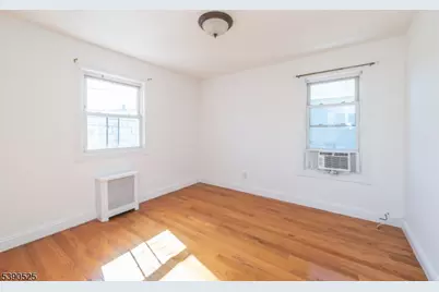 74 Trimble Ave, Clifton, NJ 07011 - Photo 5