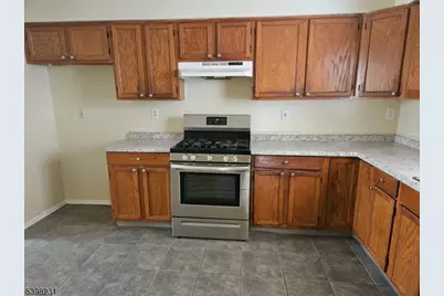 99 Chapman Pl, Irvington, NJ 07111 - Photo 3