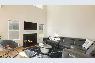 32 Clifford Cir, Franklin Township, NJ 08873 - Photo 7