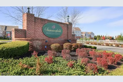 32 Clifford Cir, Franklin Township, NJ 08873 - Photo 25