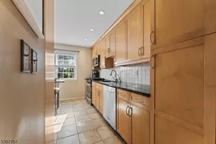 31 Fox Chase Run, Hillsborough Township, NJ 08844 - Photo 13