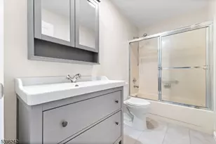 18C Benjamin Franklin Dr, Monroe Township, NJ 08831 - Photo 25