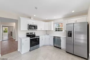 18C Benjamin Franklin Dr, Monroe Township, NJ 08831 - Photo 13