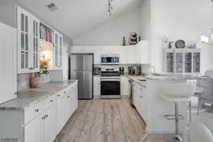 8 Caleb Ct, Hardyston Township, NJ 07419 - Photo 9