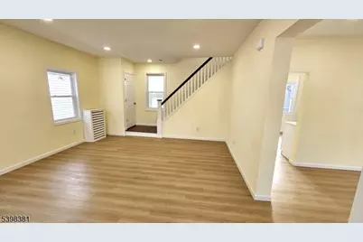 8 Tiffany Blvd, Newark, NJ 07104 - Photo 5