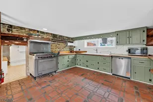 28 Old Clinton Rd, Raritan Township, NJ 08822 - Photo 9