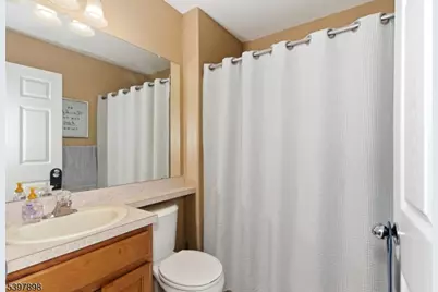 106 Limerick Ln, Lopatcong Township, NJ 08865 - Photo 17