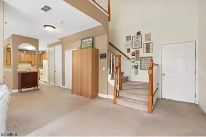 106 Limerick Ln, Lopatcong Township, NJ 08865 - Photo 5