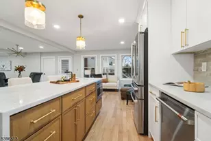 7 Concord Dr, Livingston, NJ 07039 - Photo 9