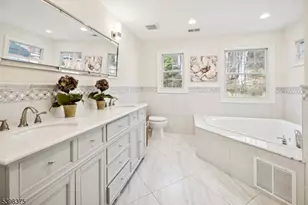 1121 N Washington Ave, Green Brook Township, NJ 08812 - Photo 17