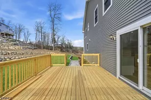 33 Eagles Nest Ter, West Milford, NJ 07480 - Photo 7