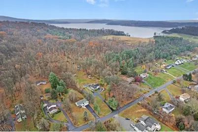 34 Old Mountain Rd, Clinton Township, NJ 08833 - Photo 3