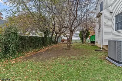 159 Sherwood Ave, Teaneck Township, NJ 07666 - Photo 23