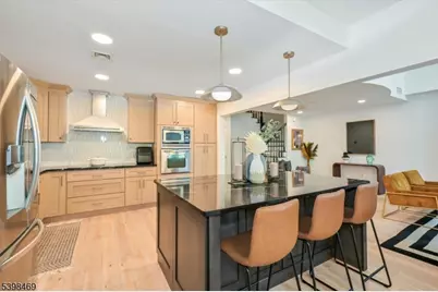 207 Shearwater Ct #14, Jersey City, NJ 07305 - Photo 7