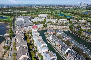 207 Shearwater Ct, Jersey City, NJ 07305 - Photo 27