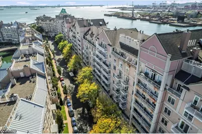 207 Shearwater Ct #14, Jersey City, NJ 07305 - Photo 29