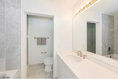 207 Shearwater Ct #14, Jersey City, NJ 07305 - Photo 23