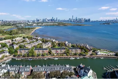 207 Shearwater Ct #14, Jersey City, NJ 07305 - Photo 33