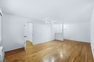 401 US Hwy 22 Apt 40, North Plainfield, NJ 07060 - Photo 1