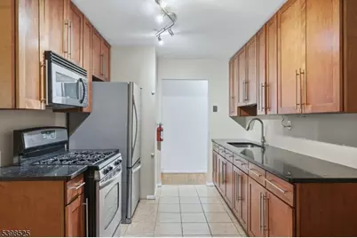 401 US Highway 22 Apt 40 #F, North Plainfield, NJ 07060 - Photo 5