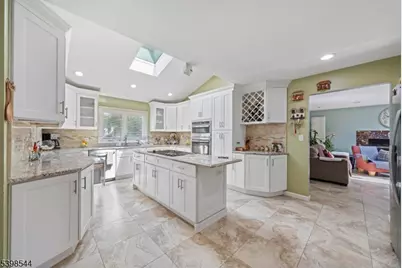 220 Horseshoe Rd, Berkeley Heights Township, NJ 07922 - Photo 5