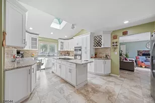 220 Horseshoe Rd, Berkeley Heights Township, NJ 07922 - Photo 5